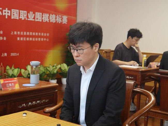 到底要如何面对生老病死，或者说面对老人弥留之际我们该如何陪伴，我想我该做些思考了